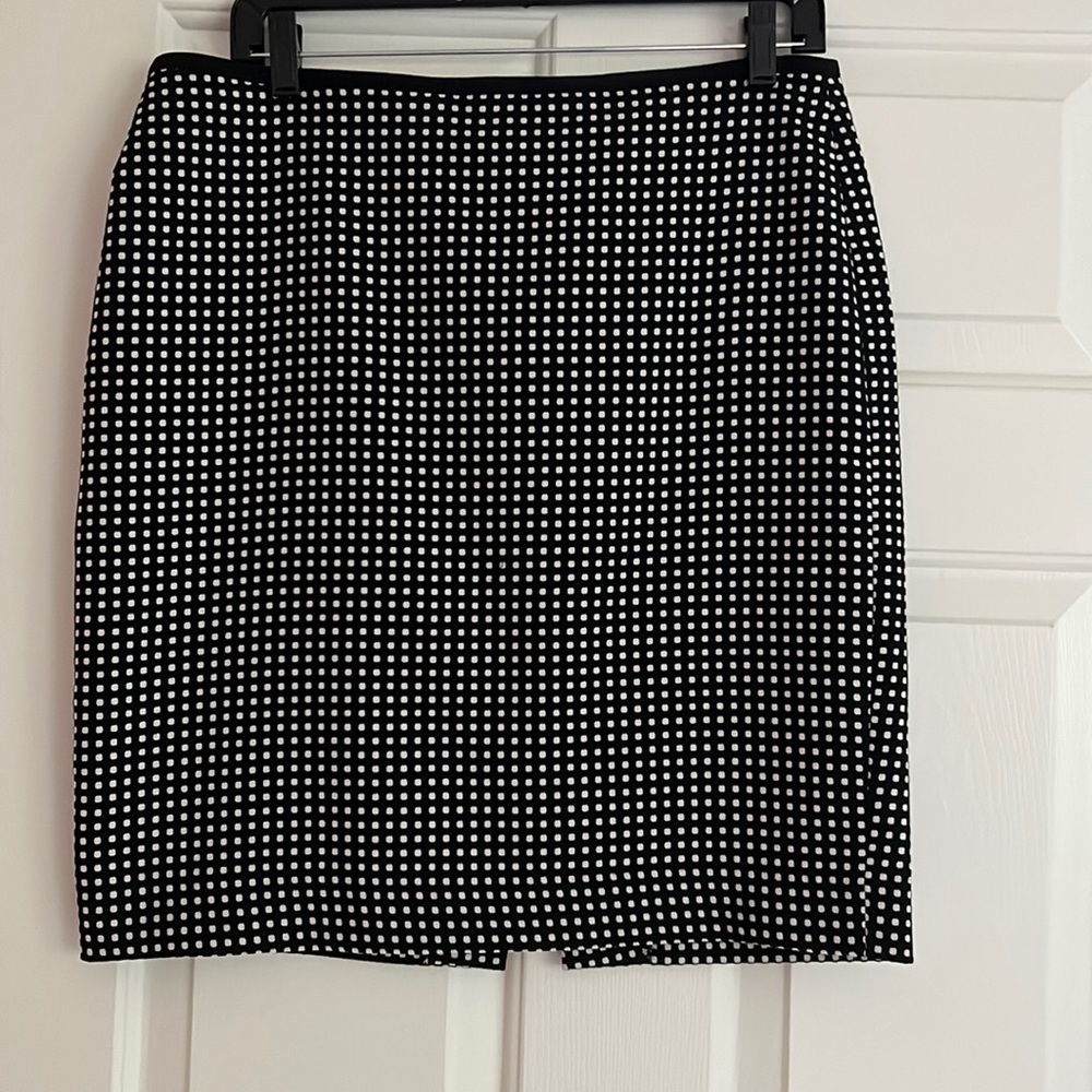 White House Black Market size 8 skirt
